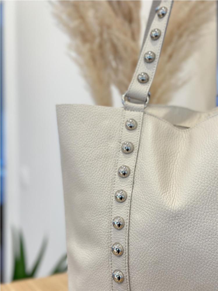 BOLSO SHOPPER TACHAS CREMA 2
