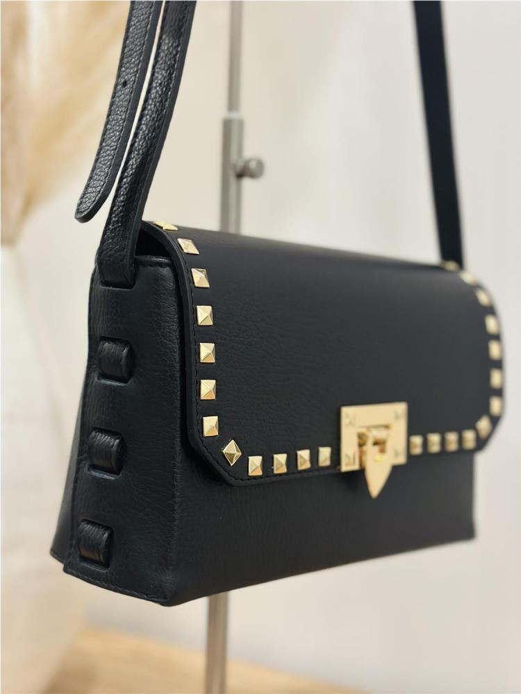 BOLSO TACHAS NEGRO 2