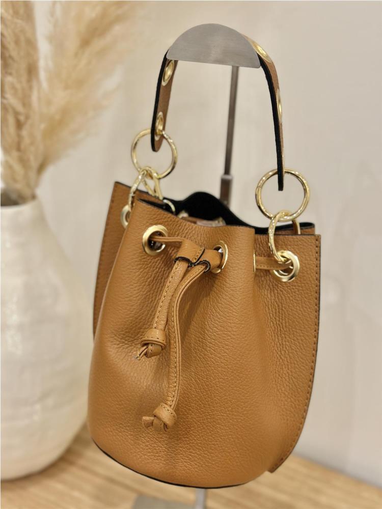 BOLSO BOMBONERA PIEL CAMEL2 2