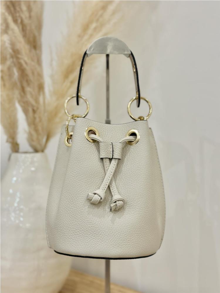 BOLSO BOMBONERA PIEL CREMA