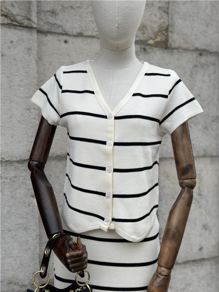 CONJUNTO PUNTO RAYAS CREMA 2