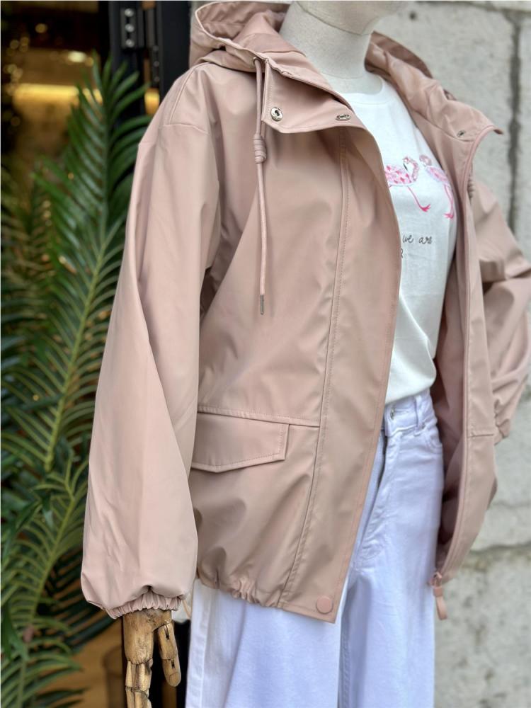 CHAQUETA CHUBASQUERO ROSA NUDE 2