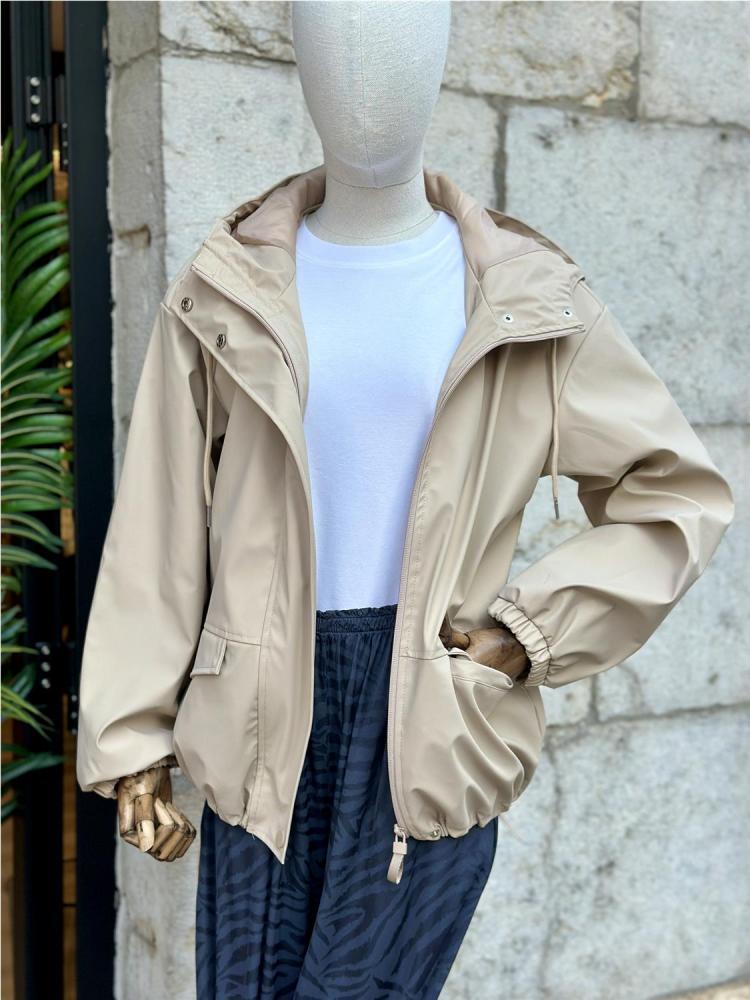 CHAQUETA CHUBASQUERO BEIGE