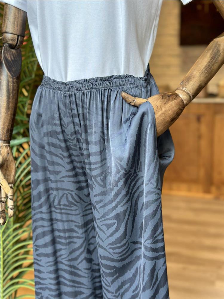 PANTALÓN RASO ESTAMPADO GRIS 2