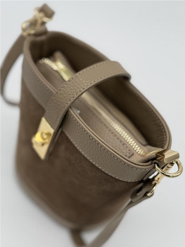 BOLSO CUBO PIEL SERRAJE TAUPE 2