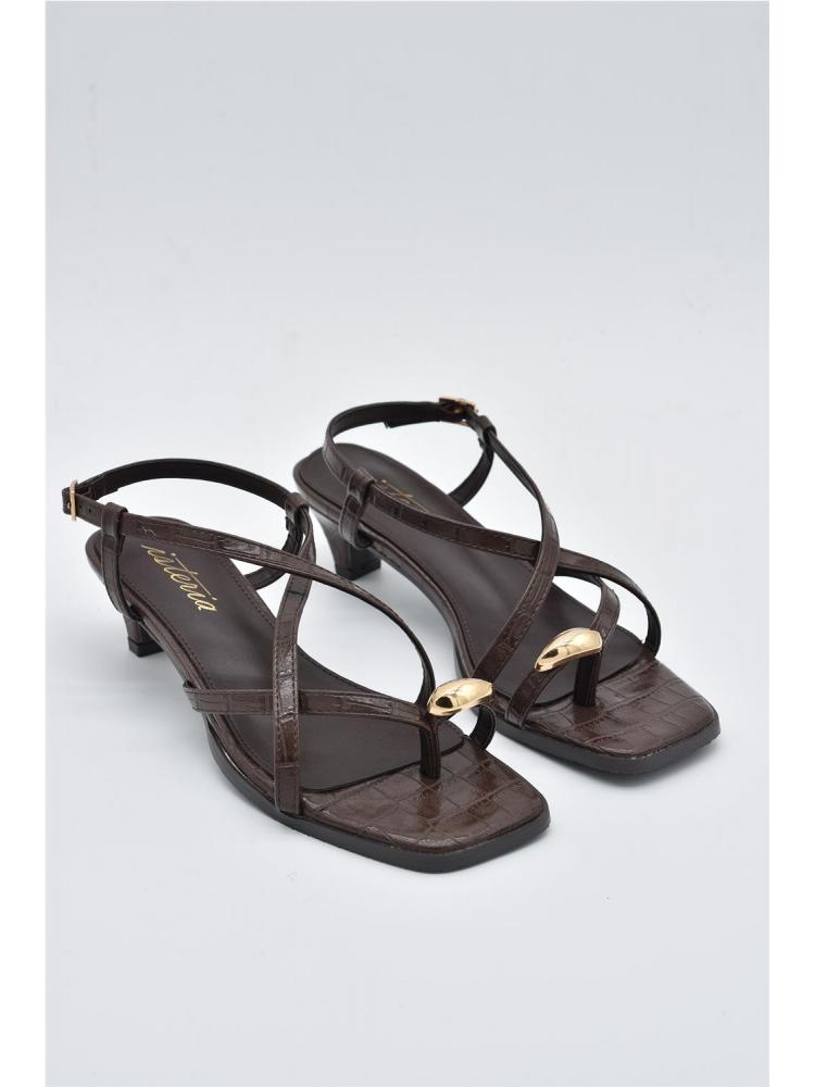 SANDALIA TIRAS METAL DEDO 2